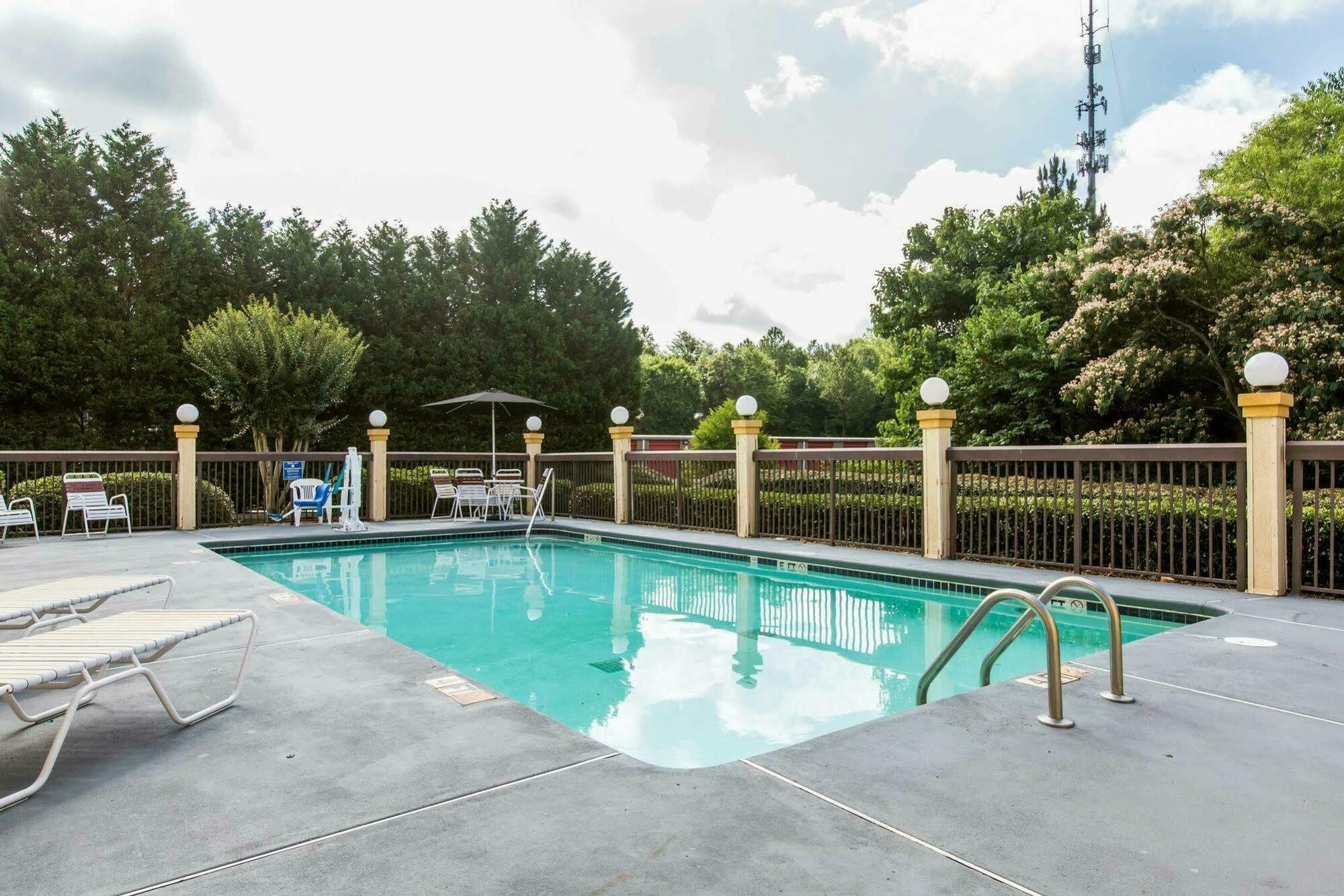Royal Palms Inn Stockbridge Exterior foto